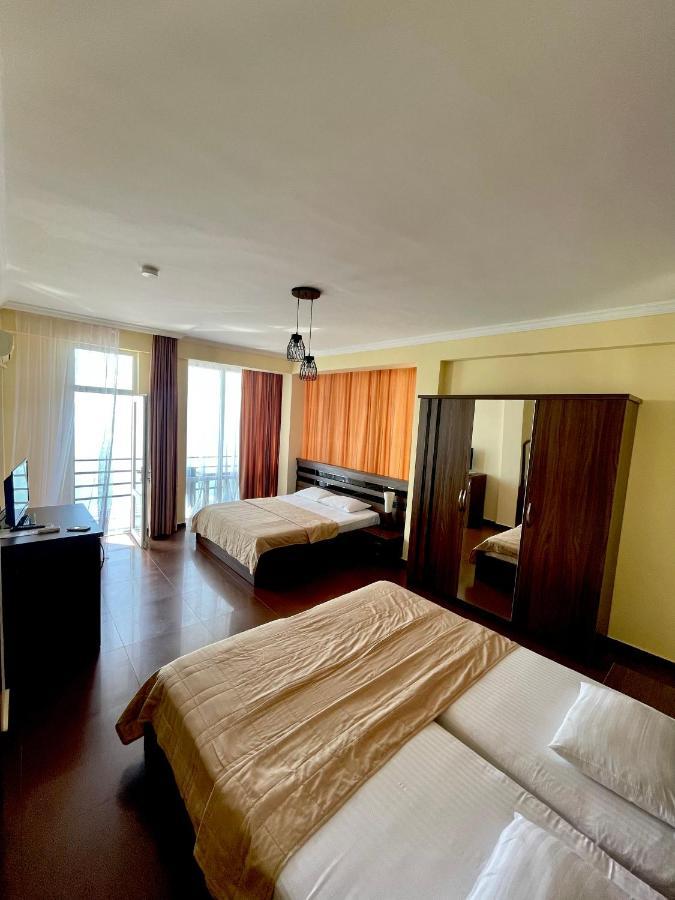 Hotel Lazuri In ควาเรียที ภายนอก รูปภาพ