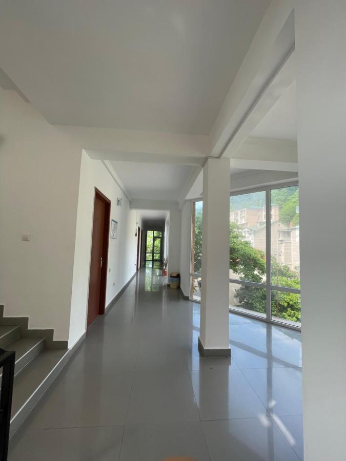 Hotel Lazuri In ควาเรียที ภายนอก รูปภาพ