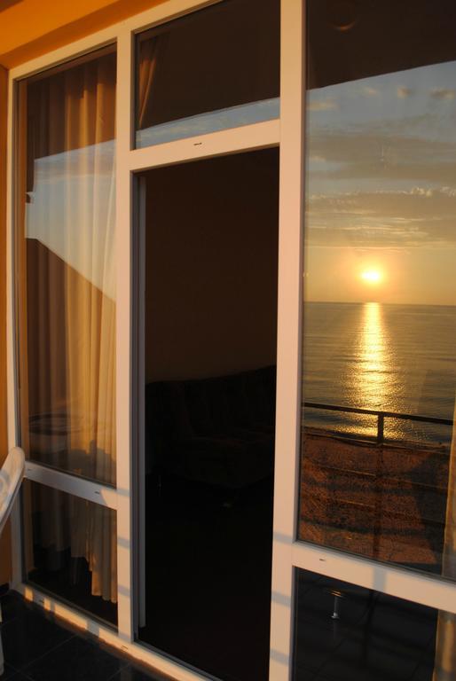 Hotel Lazuri In ควาเรียที ภายนอก รูปภาพ